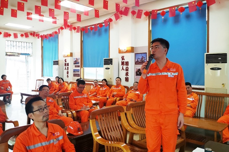 泸天化公司组织开展廉洁警示教育片学习(图1) 泸天化公司组织开展廉洁警示教育片学习(图1)